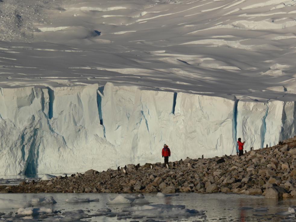 Fly and Cruise Antarctica 