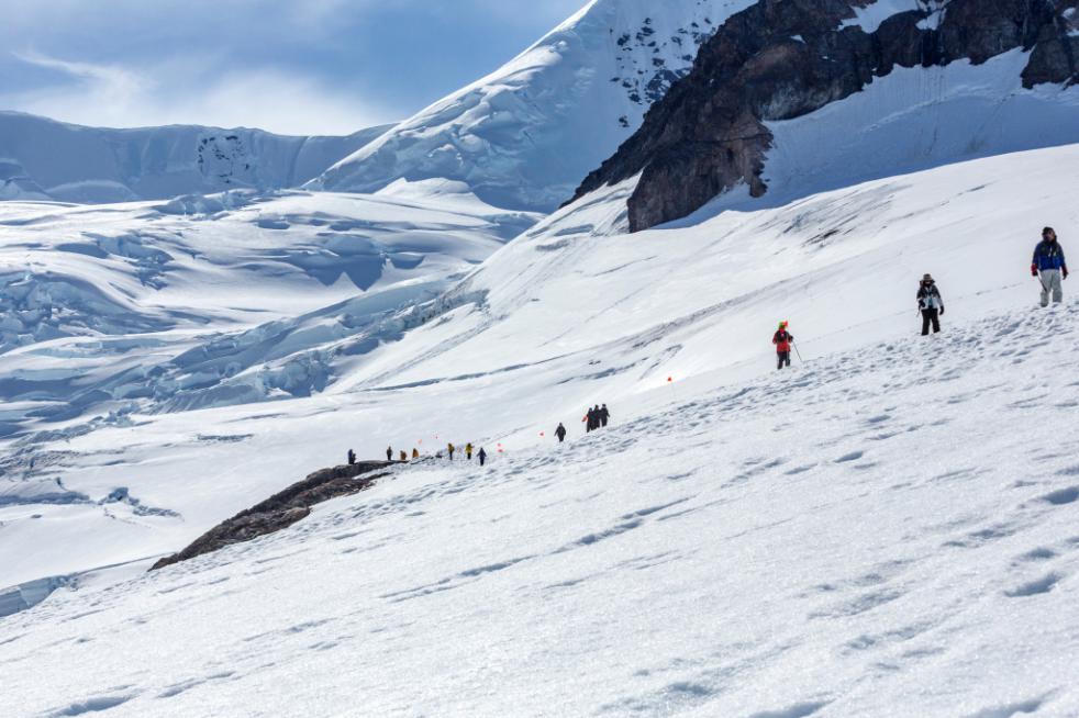 Fly and Cruise Antarctica 