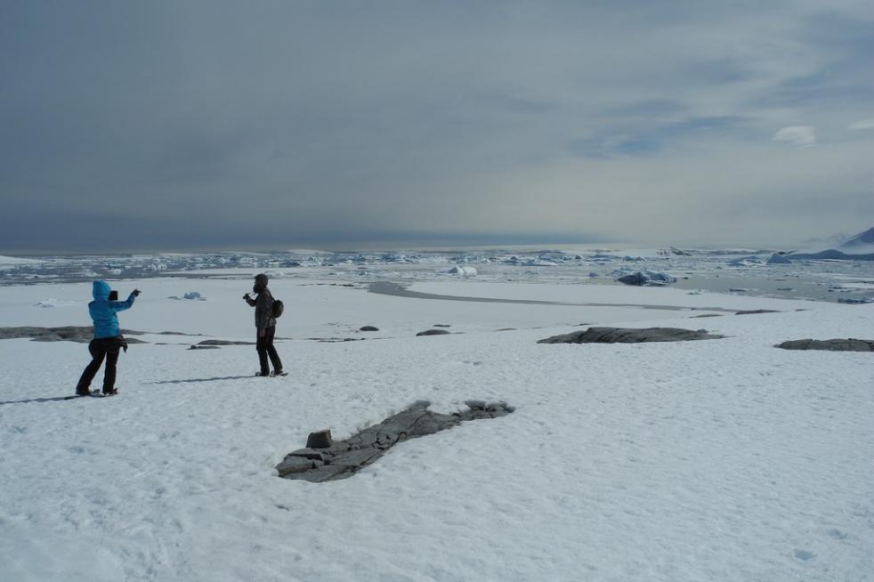 Antarctica Express: Crossing the Circle