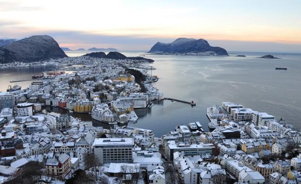 Lofoten, Norwegian Fjords & Western Europe Highlights