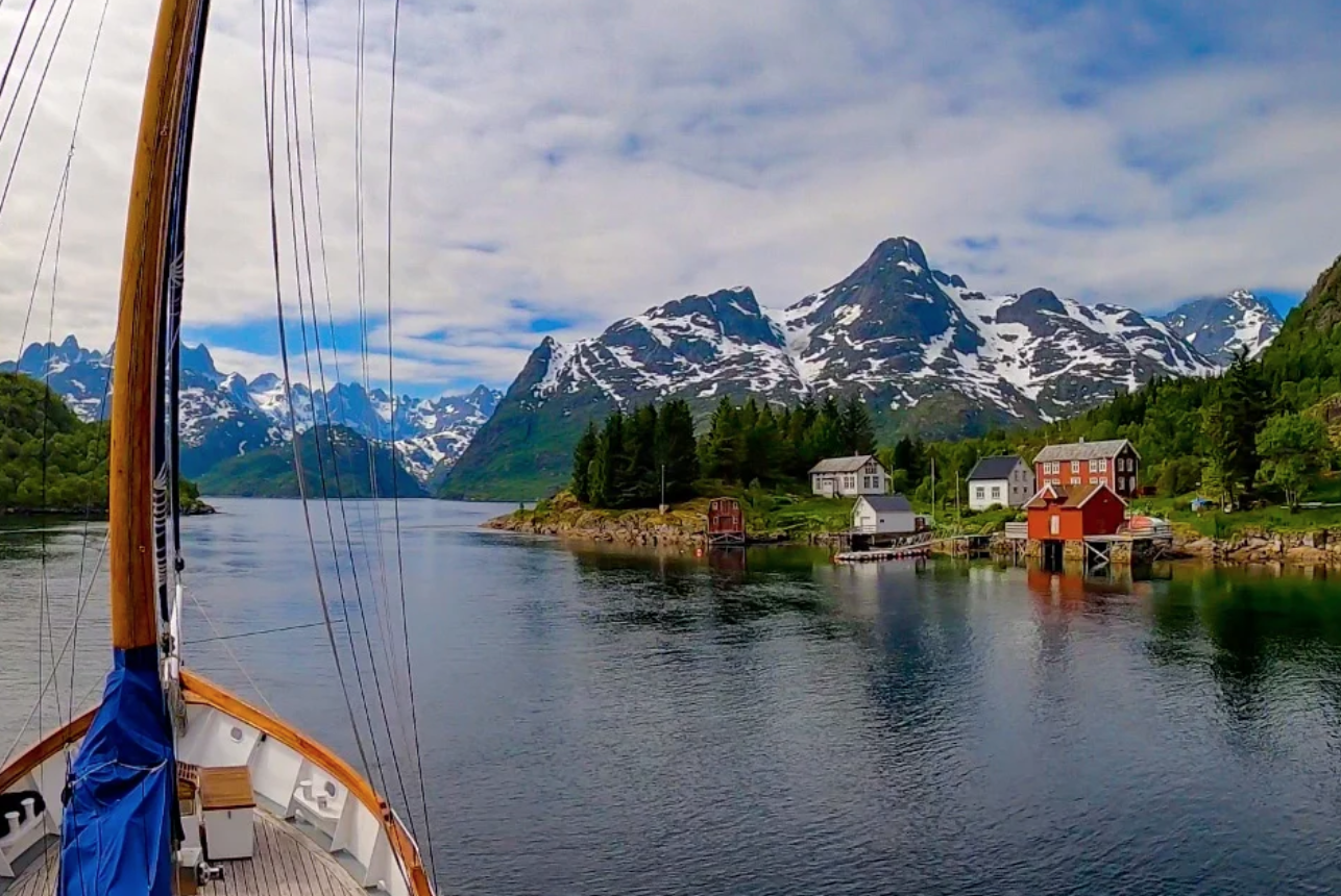 Sailing Lofoten Islands