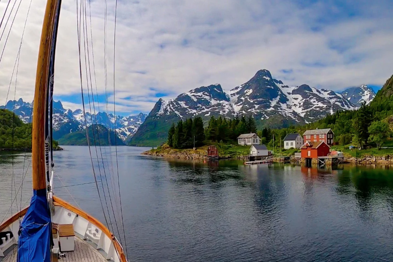 Sailing Lofoten Islands (6)