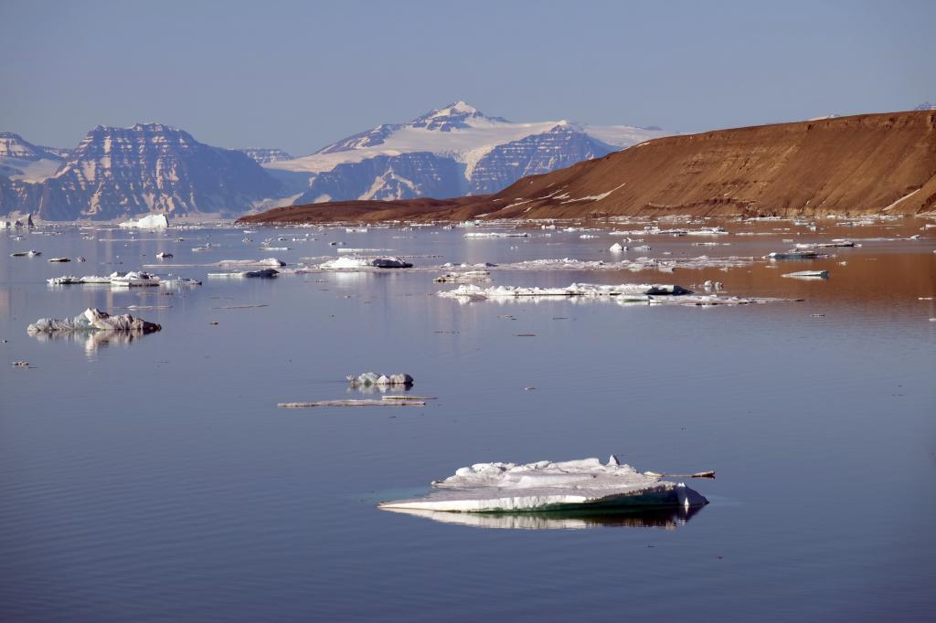 Oeste pico de Groenlandia e Isla Baffin