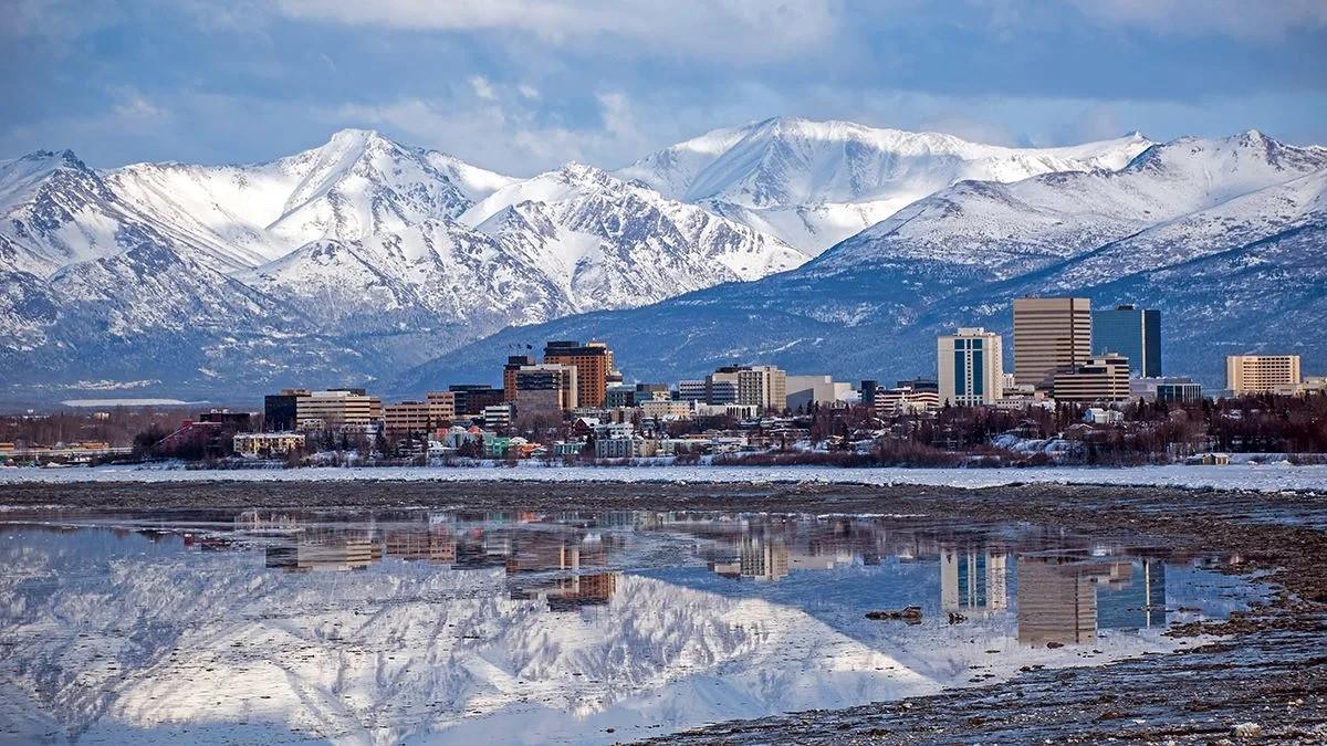 El Pasaje Interior de Alaska: Donde las Montaas se Encuentran con el Mar