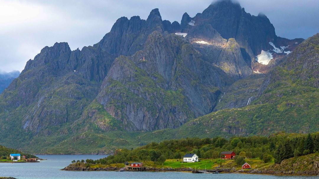 Wild Scottish Isles & Norwegian Fjords